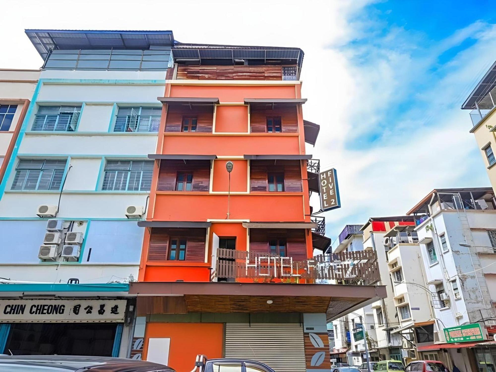 Oyo 210 Hotel Five 2 Kota Kinabalu Exterior foto